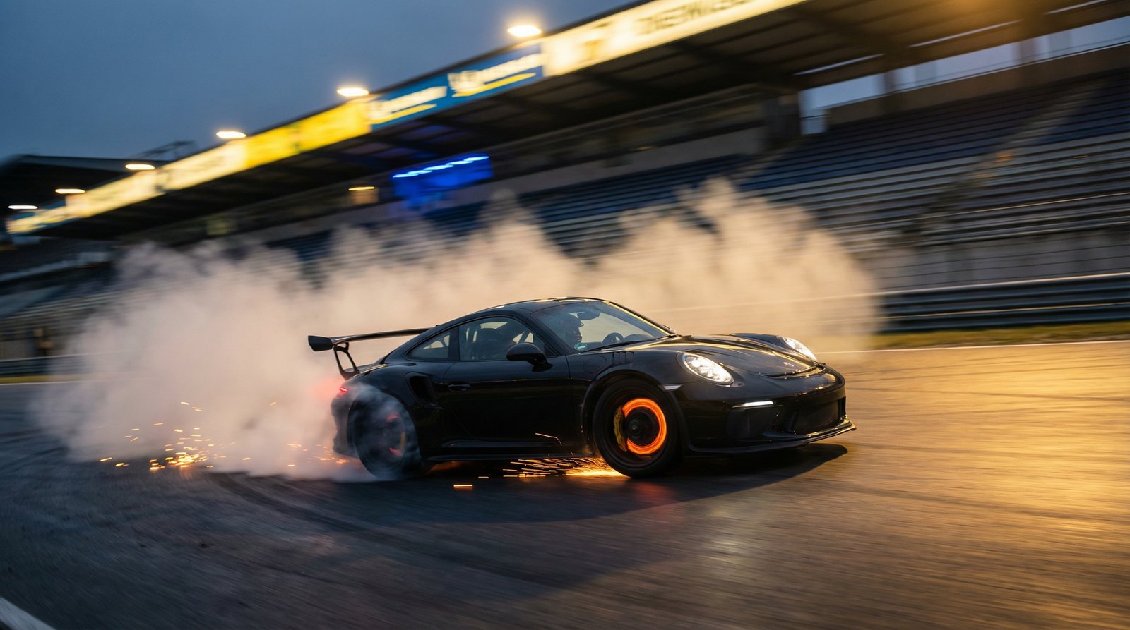 四虎保时捷漂移视频教程